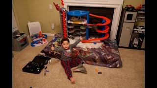 Super Ultimate Garage | Hot Wheels | Cool toys with Justin