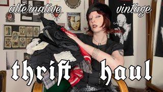 Thrift Haul | vintage oddities, dream vinyls and alternative clothes !!