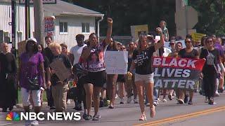 Springfield residents rally to support Sonya Massey's family