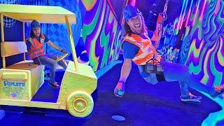 Crazy Golf for Kids | Handyman Hal mini golf putt-putt | Awesome Kids Show