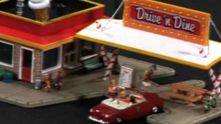 Drive 'n Dine – Pre-Lit HO Scale Built-&-Ready® | Woodland Scenics®