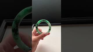 【KATHY JADE 翡翠玉石】糯種艷翠綠翡翠圓骨玉鐲 #54mm