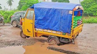 Pothole : Piaggio Ape Autorickshaw with heavy load Snake Driving in pothole road | Crazy Autowala