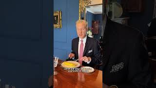 This really is the only way you should be eating a banana. #williamhanson #etiquette #food