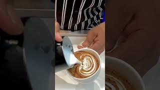 How to pour Rosetta art How to make rosetta latte #coffee #art #barista CLASSIC LATTE ART TULIP POUR