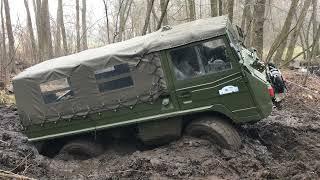 Steyr-Puch Pinzgauer 710M in an offroad rally