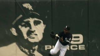 Dewayne Wise ROBS a home run to preserve Mark Buehrle's PERFECTO!