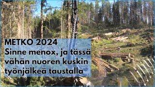 FinnMetko 2024 ja  nuoren motokuskin työnjälkeä taustalla