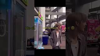 He felt bad for taking the toy from other fans  #got7 #got7mark