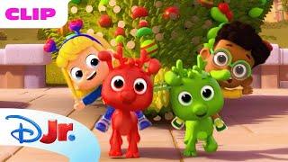 Morphle and the Magic Pets "Orphle VS Christmas" Episode Clip | @disneyjr x @Morphle