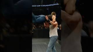Ambrose & Reigns put it all on the line!