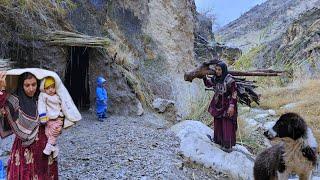 Khadija went to the mountain for firewood and Najla protects Artan in the hut.