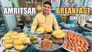 50/- Rs Amritsar Breakfast | Paharganj Ke Cholley Bhathure in Amritsar | Amritsar Street Food