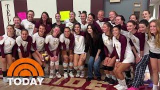 Selena Gomez sings national anthem at high school volleyball game