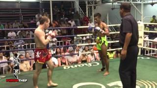 Brutal Muay Thai Fight - Lots of Elbows & Blood