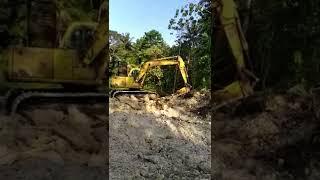 EXCAVATOR TUA.