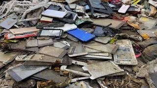 Looking for used phones in vast landfills || Restoration of discarded phones