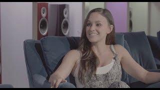 Hyper Caroline Hobby - April Tomlin