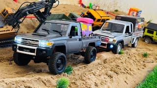 Rc Trucks | Toyota Land cruiser 4x4 Vs Toyota Land cruiser ￼4x2 off Road Test