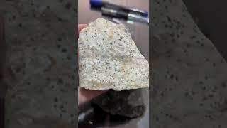 翡翠賭石 | 兄弟幾個合股680000買下翡翠賭石，一刀切出帝王綠！一起看看是什麼牛逼的石頭！ #翡翠手鐲 #翡翠 #珠宝 #戒指 #玉佩 #翡翠直播