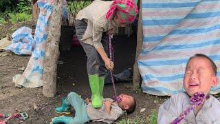 (Life)Tieu Na was scolded by her cruel mother for earning little money to bring home to her mother.