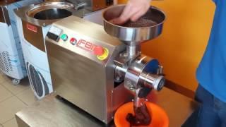 Making chocolate in Fbm Beantobar Area