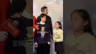 【邓超】#邓超儿子等等好帅 等等小花亮相#电影中国乒乓 先前看片，支持爸爸#邓超导演 新作 #邓超 #孙俪 20230112