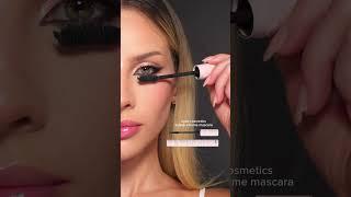 the classic holiday makeup ️