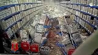 Обрушение стеллажей на красноярском складе алкогольной продукции.