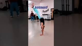 S-DOBRADO é um dos movimentos mais Lindos da Capoeira.