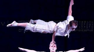 Акробатичне шоу “Піллар” – номер “Божевільний політ” (Acrobatic Show “Pillar” – “Crazy Flight”)