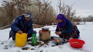 Daily Village Life in a Snowy and Cold Winter Day  Cooking Macaroni & Vegetable Soup