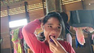 Gadis dayak pedalaman suku dayak bentian