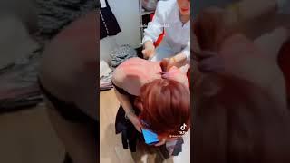 cewek kerokan sampai merah