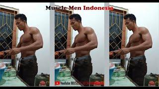 Ganteng Kekar Berotot Sixpack Masak Ga Pake Baju | Handsome Muscle Sixpack Hunk Cooking