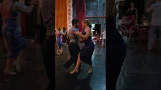 Tango with a hand fan #tangodance #argentinetango #tangoargentino