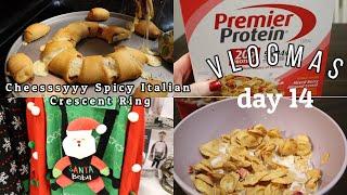 vlogmas day 14- extra cheesy spicy Italian crescent ring- and of course more shopping!!!