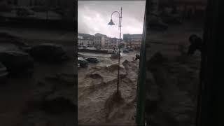 Allagamenti in corso a Sesto Fiorentino, in Toscana è allerta meteo di codice rosso