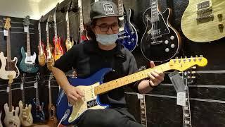 Fender American Ultra Strat Cobra Blue