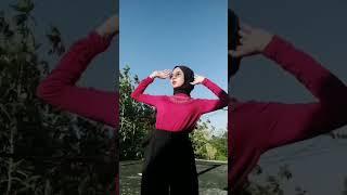 hijab goyang#short #shorts #shortsbeta #shortsvideo #viral #tiktokvideo #video #gununggede  #fyp