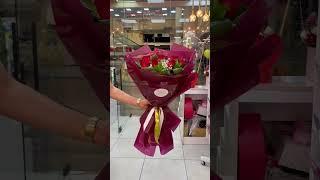 Круглый букет по спирали в корейской плёнке #флористика #colors #bouquet #bouquetflowers