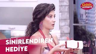 Zeynep, Hatice'ye Hediye Verdi - Gelinim Mutfakta 23 Aralık Cuma