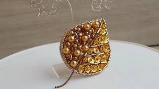 Осенняя брошь из бисера "Золотой лист". Вышивка. Мастер @ola.beads. Beaded brooch  "Golden leaf".