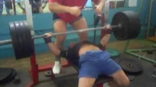 Michael Speransky bench press 200kg(440lb)@60kg