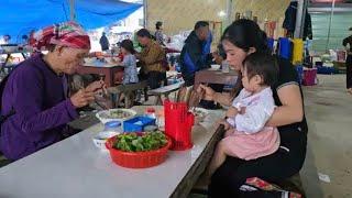A Single Mother Takes the Kind Elderly Lady to the Market – A Touching Journey of Gratitude