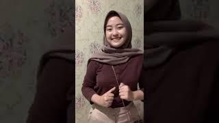 jilbab ketat cantik mantap goyangan nya