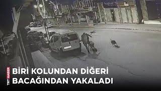 Yolda yürürken başıboş köpekler saldırdı