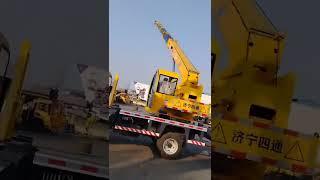 Small 8-ton blue brand crane, 30-meter full arm lifting capacity of 1,500 kilograms