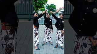Emang Boleh Jadi Keren ?