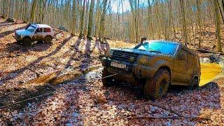 ЧОКНУТЫЕ водители PAJERO зарубились с НИВОЙ на OFFROAD в грязи.